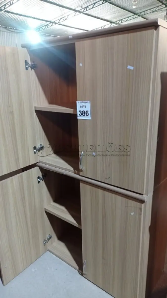 LOTE 386 - 02 ARMÁRIOS BAIXOS DE MADEIRA COM 02 PORTAS. (NO ESTADO) ATENÇÃO! FAZER A VISITAÇÃO ANTES DE ARREMATAR, NÃO SABEMOS SE FUNCIONA, LEILÃO NÃO TEM GARANTIA E NEM DEVOLUÇÃO, SUJEITO A POSSÍVEIS AVARIAS VISÍVEIS/OCULTAS E/OU AUSÊNCIA DE COMPONENTES.