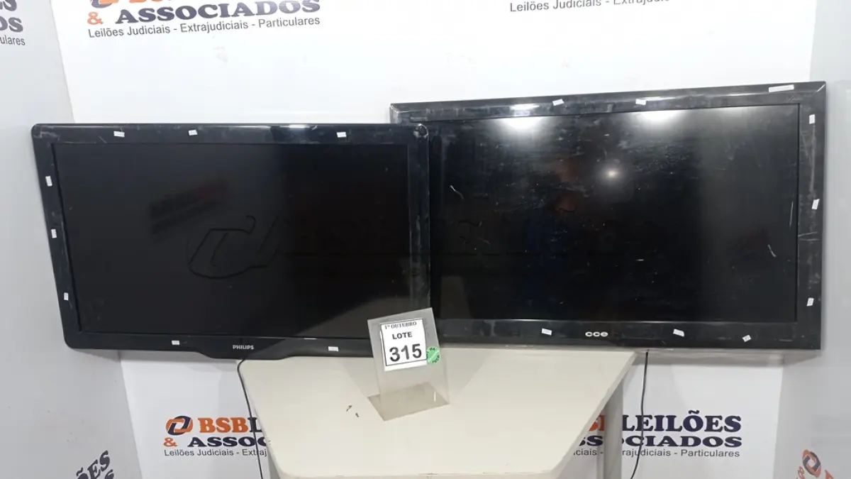 LOTE 315 - 01 TV LCD 42’’ MARCA CCE E 01 TV LCD 40’’ MARCA PHILIPS. (NO ESTADO) ATENÇÃO! FAZER A VISITAÇÃO ANTES DE ARREMATAR, NÃO SABEMOS SE FUNCIONA, LEILÃO NÃO TEM GARANTIA E NEM DEVOLUÇÃO, SUJEITO A POSSÍVEIS AVARIAS VISÍVEIS/OCULTAS E/OU AUSÊNCIA DE COMPONENTES.