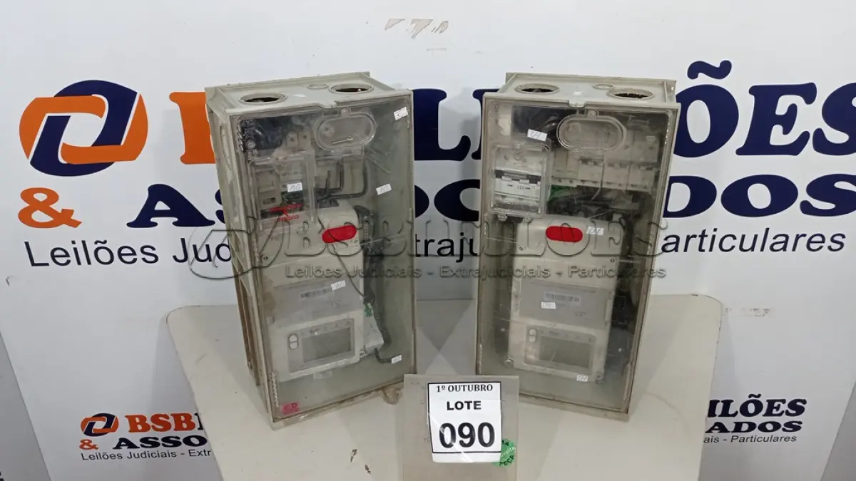 LOTE 090 - 02 RELÓGIOS COM DISJUNTORES PARA ENERGIA SOLAR. (NO ESTADO) ATENÇÃO! FAZER A VISITAÇÃO ANTES DE ARREMATAR, NÃO SABEMOS SE FUNCIONA, LEILÃO NÃO TEM GARANTIA E NEM DEVOLUÇÃO, SUJEITO A POSSÍVEIS AVARIAS VISÍVEIS/OCULTAS E/OU AUSÊNCIA DE COMPONENTES.