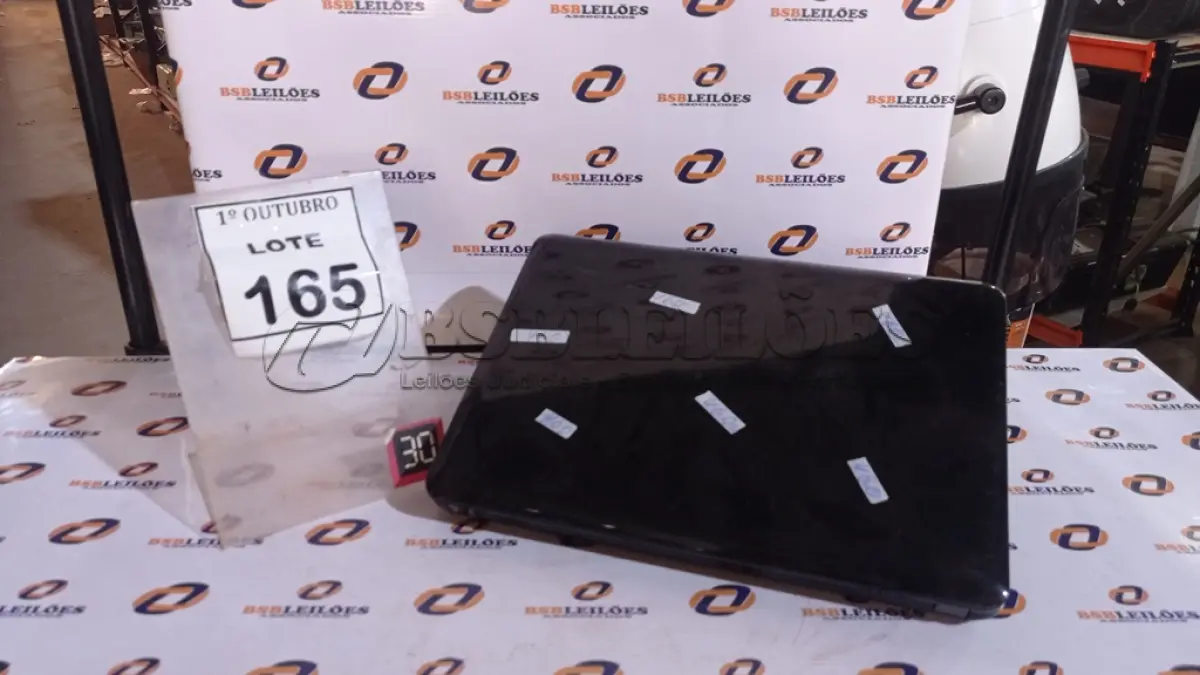 LOTE 165 - 01 NOTEBOOK MARCA COMPAQ. (NO ESTADO) ATENÇÃO! FAZER A VISITAÇÃO ANTES DE ARREMATAR, NÃO SABEMOS SE FUNCIONA, LEILÃO NÃO TEM GARANTIA E NEM DEVOLUÇÃO, SUJEITO A POSSÍVEIS AVARIAS VISÍVEIS/OCULTAS E/OU AUSÊNCIA DE COMPONENTES.