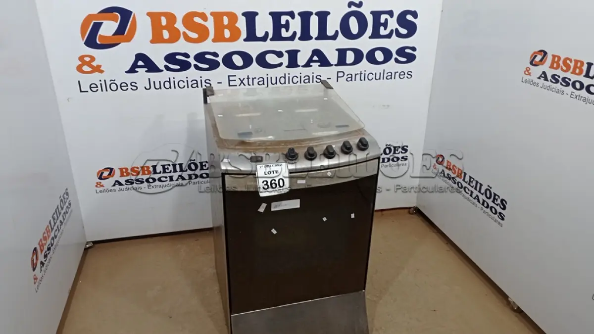 LOTE 360 - 01 FOGÃO 04 BOCAS MARCA BRASTEMP. (NO ESTADO) ATENÇÃO! FAZER A VISITAÇÃO ANTES DE ARREMATAR, NÃO SABEMOS SE FUNCIONA, LEILÃO NÃO TEM GARANTIA E NEM DEVOLUÇÃO, SUJEITO A POSSÍVEIS AVARIAS VISÍVEIS/OCULTAS E/OU AUSÊNCIA DE COMPONENTES.