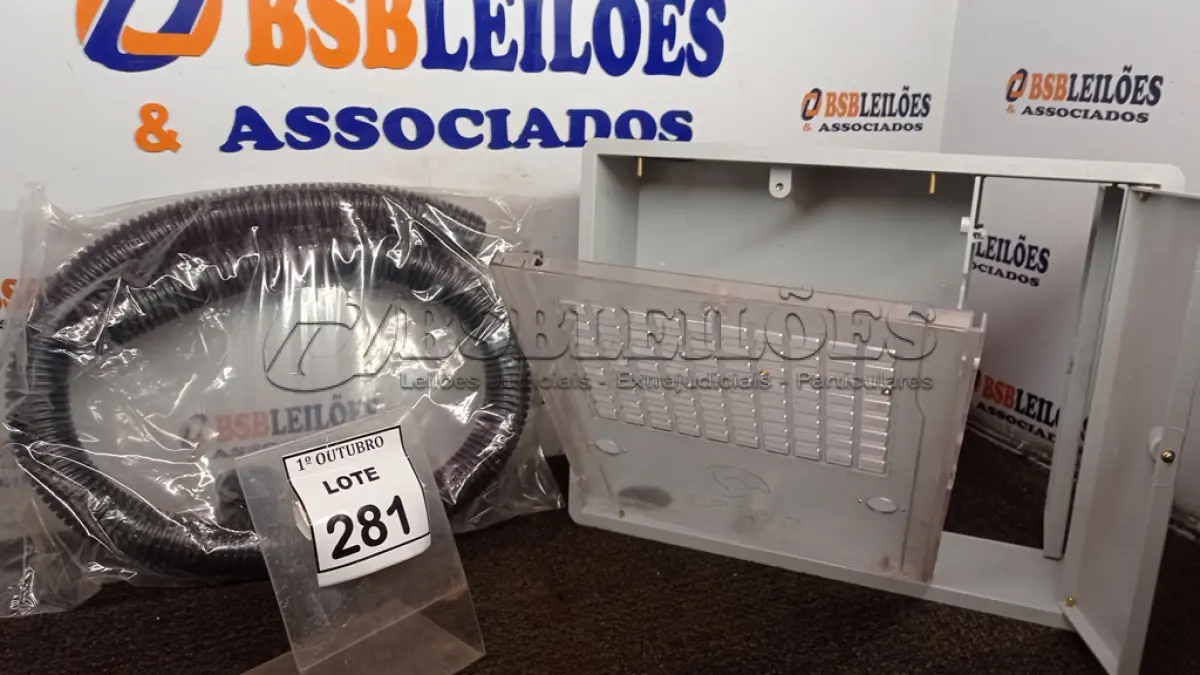 LOTE 281 - 01 AQUECEDOR MARCA BRITÂNIA. (NO ESTADO) ATENÇÃO! FAZER A VISITAÇÃO ANTES DE ARREMATAR, NÃO SABEMOS SE FUNCIONA, LEILÃO NÃO TEM GARANTIA E NEM DEVOLUÇÃO, SUJEITO A POSSÍVEIS AVARIAS VISÍVEIS/OCULTAS E/OU AUSÊNCIA DE COMPONENTES.