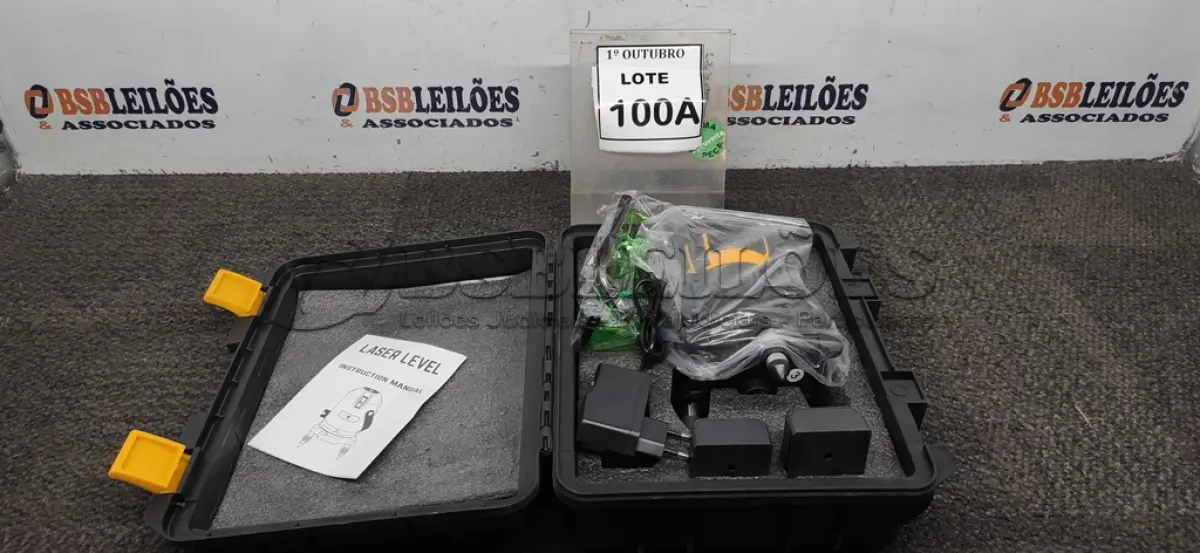 LOTE 100 - 01 NÍVEL A LASER COM 2 BATERIAS MALETA ÓCULOS DE PROTEÇÃO. (NO ESTADO) ATENÇÃO! FAZER A VISITAÇÃO ANTES DE ARREMATAR, NÃO SABEMOS SE FUNCIONA, LEILÃO NÃO TEM GARANTIA E NEM DEVOLUÇÃO, SUJEITO A POSSÍVEIS AVARIAS VISÍVEIS/OCULTAS E/OU AUSÊNCIA DE COMPONENTES.