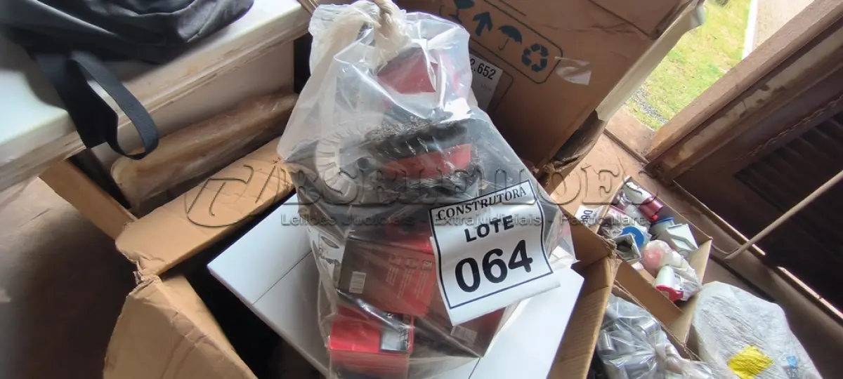 LOTE 064 - 01 LOTE COM ESCOVAS EM AÇO TIPO COPO. (NO ESTADO) ATENÇÃO! FAZER A VISITAÇÃO ANTES DE ARREMATAR, NÃO SABEMOS SE FUNCIONA, LEILÃO NÃO TEM GARANTIA E NEM DEVOLUÇÃO, SUJEITO A POSSÍVEIS AVARIAS VISÍVEIS/OCULTAS E/OU AUSÊNCIA DE COMPONENTES.