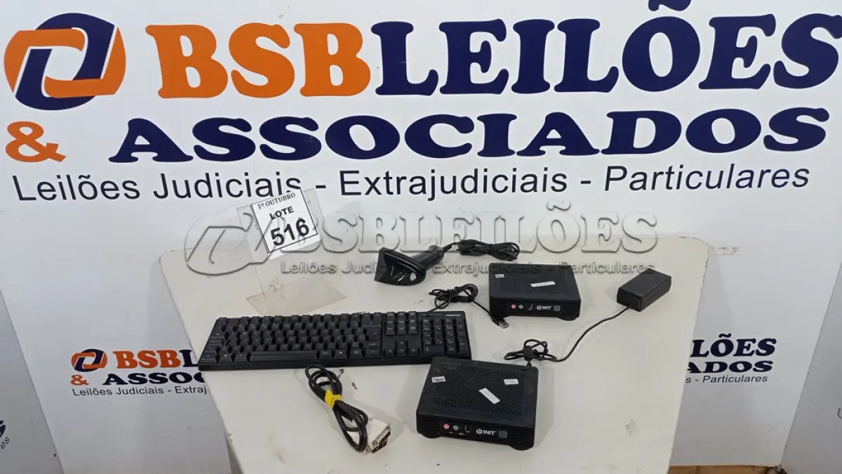 LOTE 516 - 02 MINIS PC MARCA INIT, 901 LEITORA DE CÓDIGOS DE BARRA E 01 TECLADO DE PC MARCA POSITIVO. (NO ESTADO) ATENÇÃO! FAZER A VISITAÇÃO ANTES DE ARREMATAR, NÃO SABEMOS SE FUNCIONA, LEILÃO NÃO TEM GARANTIA E NEM DEVOLUÇÃO, SUJEITO A POSSÍVEIS AVARIAS VISÍVEIS/OCULTAS E/OU AUSÊNCIA DE COMPONENTES.