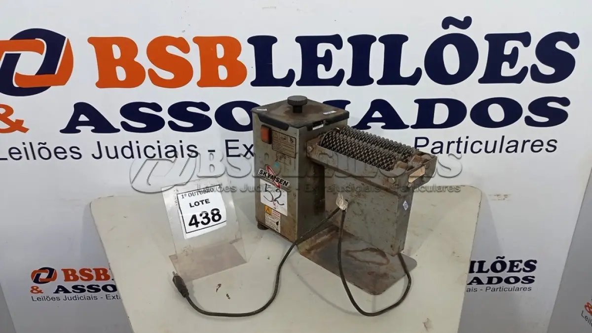 LOTE 438 - 01 MÁQUINA AMACIADORA DE BIFE MARCA SKYMSEN. (NO ESTADO) ATENÇÃO! FAZER A VISITAÇÃO ANTES DE ARREMATAR, NÃO SABEMOS SE FUNCIONA, LEILÃO NÃO TEM GARANTIA E NEM DEVOLUÇÃO, SUJEITO A POSSÍVEIS AVARIAS VISÍVEIS/OCULTAS E/OU AUSÊNCIA DE COMPONENTES.