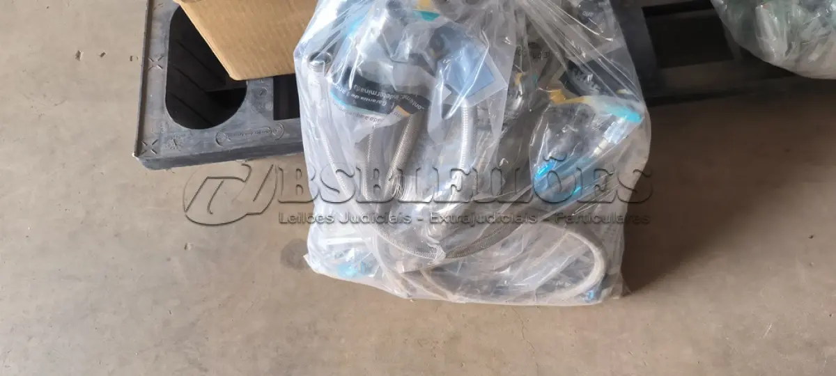 LOTE 074 - 01 LOTE COM ENGATES FLEXÍVEIS PARA ÁGUA QUENTE E FRIA. (NO ESTADO) ATENÇÃO! FAZER A VISITAÇÃO ANTES DE ARREMATAR, NÃO SABEMOS SE FUNCIONA, LEILÃO NÃO TEM GARANTIA E NEM DEVOLUÇÃO, SUJEITO A POSSÍVEIS AVARIAS VISÍVEIS/OCULTAS E/OU AUSÊNCIA DE COMPONENTES.