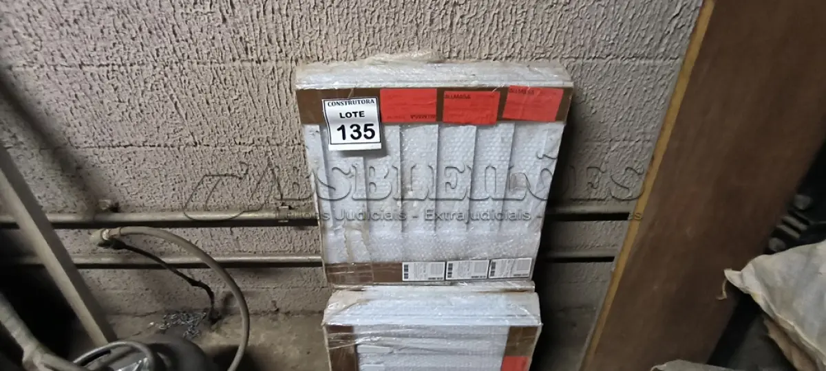 LOTE 135 - 01 LOTE COM PORTAS DE VENTILAÇÃO. (NO ESTADO) ATENÇÃO! FAZER A VISITAÇÃO ANTES DE ARREMATAR, NÃO SABEMOS SE FUNCIONA, LEILÃO NÃO TEM GARANTIA E NEM DEVOLUÇÃO, SUJEITO A POSSÍVEIS AVARIAS VISÍVEIS/OCULTAS E/OU AUSÊNCIA DE COMPONENTES.