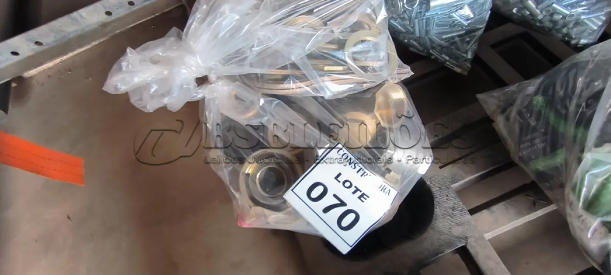 LOTE 070 - 01 LOTE COM CONEXÕES PARA HIDRANTE. (NO ESTADO) ATENÇÃO! FAZER A VISITAÇÃO ANTES DE ARREMATAR, NÃO SABEMOS SE FUNCIONA, LEILÃO NÃO TEM GARANTIA E NEM DEVOLUÇÃO, SUJEITO A POSSÍVEIS AVARIAS VISÍVEIS/OCULTAS E/OU AUSÊNCIA DE COMPONENTES.