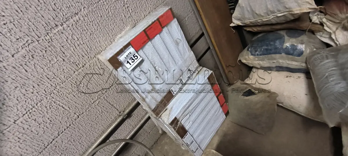 LOTE 135 - 01 LOTE COM PORTAS DE VENTILAÇÃO. (NO ESTADO) ATENÇÃO! FAZER A VISITAÇÃO ANTES DE ARREMATAR, NÃO SABEMOS SE FUNCIONA, LEILÃO NÃO TEM GARANTIA E NEM DEVOLUÇÃO, SUJEITO A POSSÍVEIS AVARIAS VISÍVEIS/OCULTAS E/OU AUSÊNCIA DE COMPONENTES.