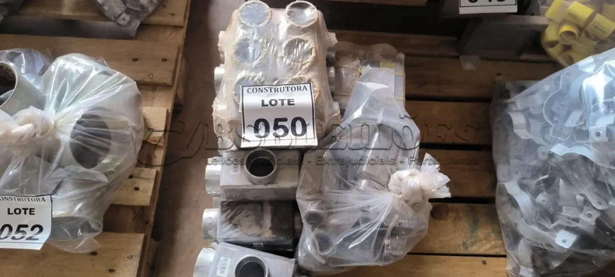 LOTE 050 - 01 LOTE COM CONDULETES EM ALUMÍNIO. (NO ESTADO) ATENÇÃO! FAZER A VISITAÇÃO ANTES DE ARREMATAR, NÃO SABEMOS SE FUNCIONA, LEILÃO NÃO TEM GARANTIA E NEM DEVOLUÇÃO, SUJEITO A POSSÍVEIS AVARIAS VISÍVEIS/OCULTAS E/OU AUSÊNCIA DE COMPONENTES.