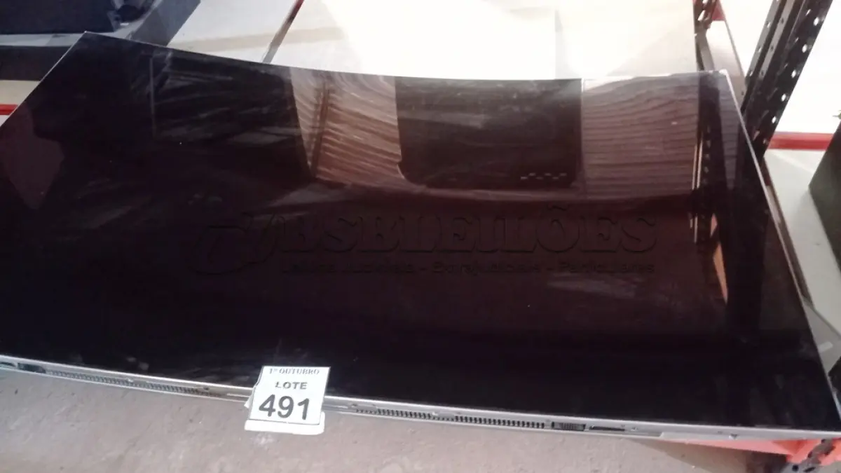 LOTE 491 - 01 TV LCD TELA CURVA 69’’ MARCA SAMSUNG. (NO ESTADO) ATENÇÃO! FAZER A VISITAÇÃO ANTES DE ARREMATAR, NÃO SABEMOS SE FUNCIONA, LEILÃO NÃO TEM GARANTIA E NEM DEVOLUÇÃO, SUJEITO A POSSÍVEIS AVARIAS VISÍVEIS/OCULTAS E/OU AUSÊNCIA DE COMPONENTES.