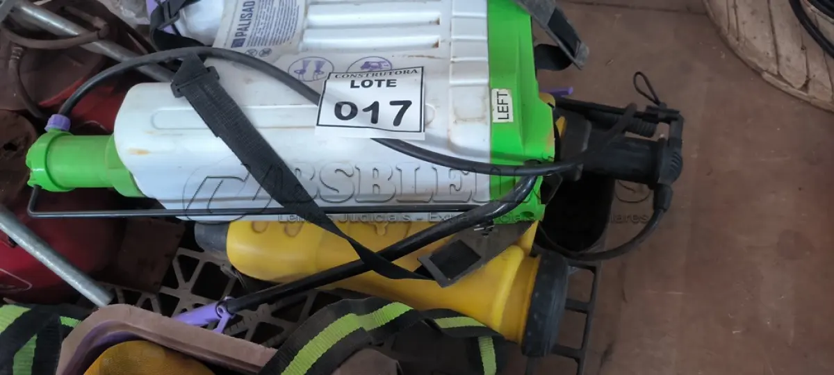 LOTE 017 - 02 BOMBAS MANUAIS DE APLICAÇÃO DE INSETICIDAS. (NO ESTADO) ATENÇÃO! FAZER A VISITAÇÃO ANTES DE ARREMATAR, NÃO SABEMOS SE FUNCIONA, LEILÃO NÃO TEM GARANTIA E NEM DEVOLUÇÃO, SUJEITO A POSSÍVEIS AVARIAS VISÍVEIS/OCULTAS E/OU AUSÊNCIA DE COMPONENTES.