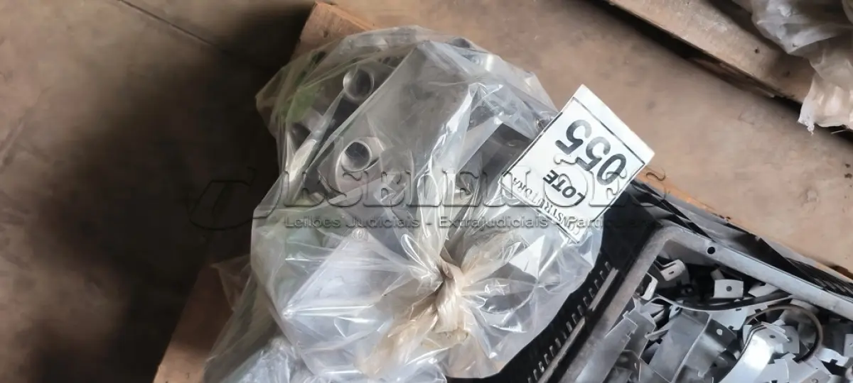 LOTE 055 - 01 LOTE COM CONDULETES EM ALUMÍNIO. (NO ESTADO) ATENÇÃO! FAZER A VISITAÇÃO ANTES DE ARREMATAR, NÃO SABEMOS SE FUNCIONA, LEILÃO NÃO TEM GARANTIA E NEM DEVOLUÇÃO, SUJEITO A POSSÍVEIS AVARIAS VISÍVEIS/OCULTAS E/OU AUSÊNCIA DE COMPONENTES.