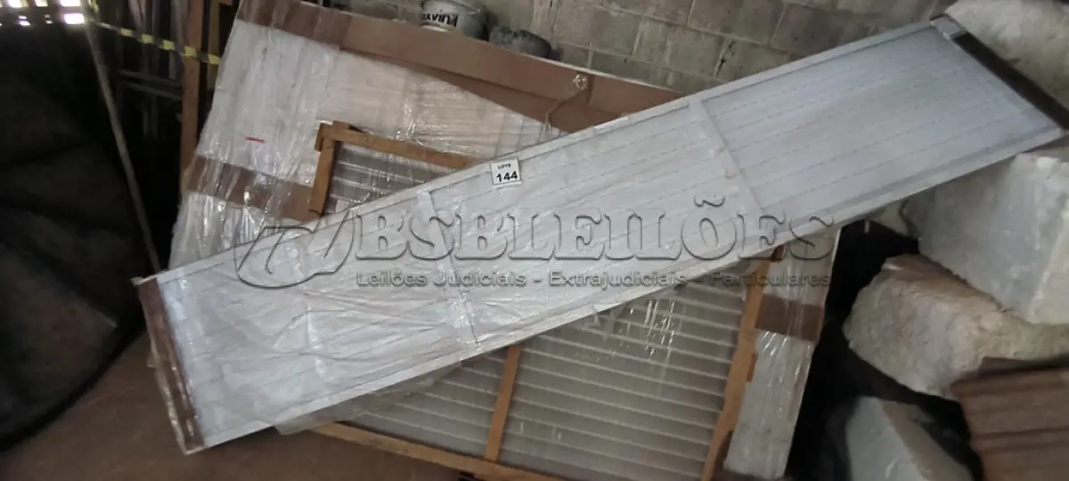 LOTE 144 - 01 LOTE COM PORTINHOLAS DE VENTILAÇÃO . (NO ESTADO) ATENÇÃO! FAZER A VISITAÇÃO ANTES DE ARREMATAR, NÃO SABEMOS SE FUNCIONA, LEILÃO NÃO TEM GARANTIA E NEM DEVOLUÇÃO, SUJEITO A POSSÍVEIS AVARIAS VISÍVEIS/OCULTAS E/OU AUSÊNCIA DE COMPONENTES.