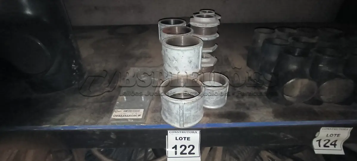 LOTE 122 - 01 LOTE COM LUVAS ROSCÁVEIS E REDUÇÃO ROSCÁVEIS  ZINCADAS. (NO ESTADO) ATENÇÃO! FAZER A VISITAÇÃO ANTES DE ARREMATAR, NÃO SABEMOS SE FUNCIONA, LEILÃO NÃO TEM GARANTIA E NEM DEVOLUÇÃO, SUJEITO A POSSÍVEIS AVARIAS VISÍVEIS/OCULTAS E/OU AUSÊNCIA DE COMPONENTES.