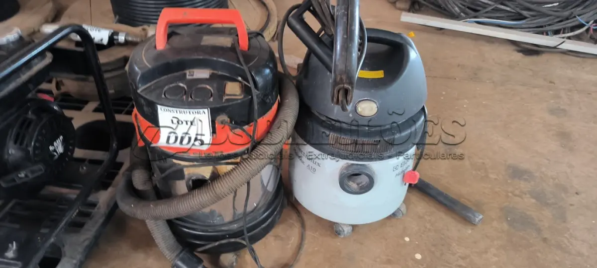 LOTE 005 - 02 ASPIRADORES DE PÓ E 01 ROÇADEIRA ELETRICA. (NO ESTADO) ATENÇÃO! FAZER A VISITAÇÃO ANTES DE ARREMATAR, NÃO SABEMOS SE FUNCIONA, LEILÃO NÃO TEM GARANTIA E NEM DEVOLUÇÃO, SUJEITO A POSSÍVEIS AVARIAS VISÍVEIS/OCULTAS E/OU AUSÊNCIA DE COMPONENTES.