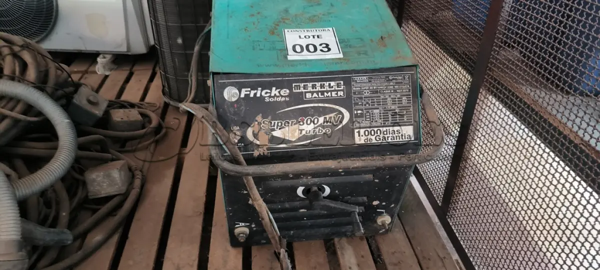 LOTE 003 - 01 MÁQUINA DE SOLDA ELÉTRICA SUPER 300 MV TURBO TRIFÁSICA. (NO ESTADO) ATENÇÃO! FAZER A VISITAÇÃO ANTES DE ARREMATAR, NÃO SABEMOS SE FUNCIONA, LEILÃO NÃO TEM GARANTIA E NEM DEVOLUÇÃO, SUJEITO A POSSÍVEIS AVARIAS VISÍVEIS/OCULTAS E/OU AUSÊNCIA DE COMPONENTES.