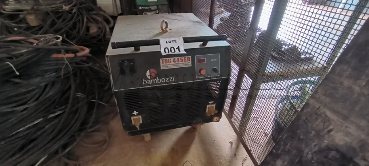 LOTE 001 - 01 MÁQUINA DE SOLDA ELÉTRICA BAMBOZZI TDC445ED TRIFÁSICA. (NO ESTADO) ATENÇÃO! FAZER A VISITAÇÃO ANTES DE ARREMATAR, NÃO SABEMOS SE FUNCIONA, LEILÃO NÃO TEM GARANTIA E NEM DEVOLUÇÃO, SUJEITO A POSSÍVEIS AVARIAS VISÍVEIS/OCULTAS E/OU AUSÊNCIA DE COMPONENTES.
