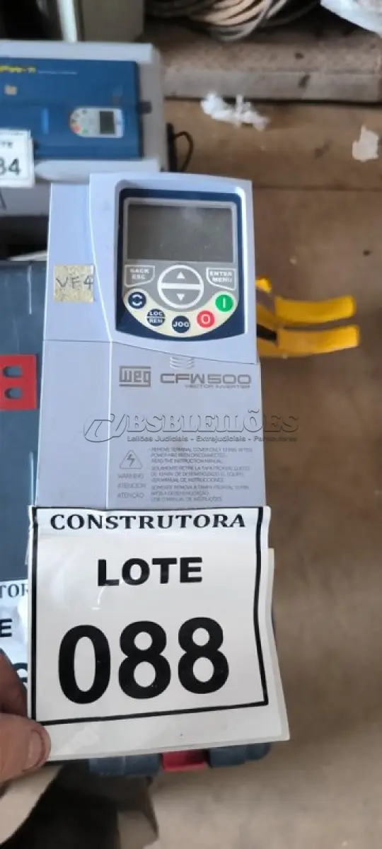 LOTE 088 - 01 INVERSORA DE FREQUÊNCIA WEG CFW500 380-480 VAC. (NO ESTADO) ATENÇÃO! FAZER A VISITAÇÃO ANTES DE ARREMATAR, NÃO SABEMOS SE FUNCIONA, LEILÃO NÃO TEM GARANTIA E NEM DEVOLUÇÃO, SUJEITO A POSSÍVEIS AVARIAS VISÍVEIS/OCULTAS E/OU AUSÊNCIA DE COMPONENTES.