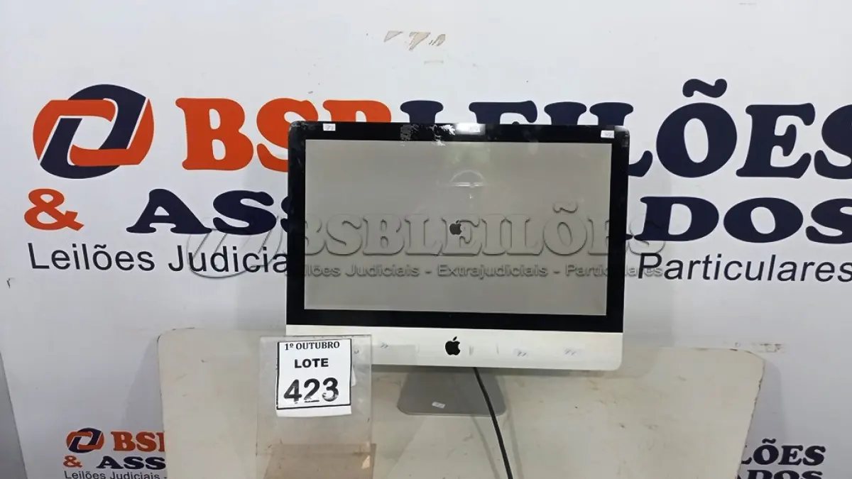 LOTE 423 - 01 IMAC APPLE. (NO ESTADO) ATENÇÃO! FAZER A VISITAÇÃO ANTES DE ARREMATAR, NÃO SABEMOS SE FUNCIONA, LEILÃO NÃO TEM GARANTIA E NEM DEVOLUÇÃO, SUJEITO A POSSÍVEIS AVARIAS VISÍVEIS/OCULTAS E/OU AUSÊNCIA DE COMPONENTES.