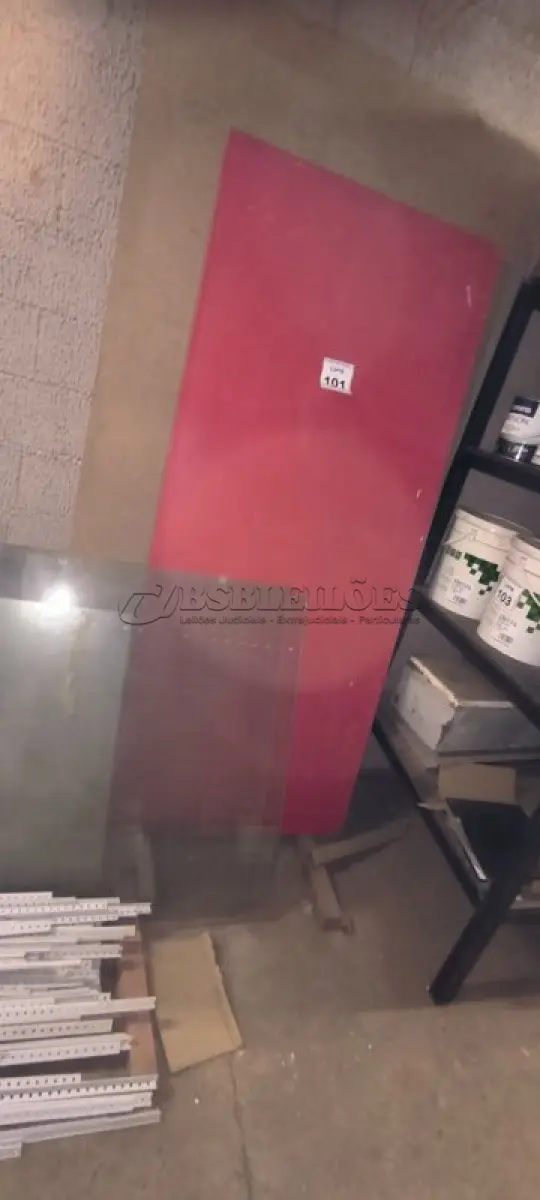 LOTE 101 - 01 PORTA CORTA FOGO. (NO ESTADO) ATENÇÃO! FAZER A VISITAÇÃO ANTES DE ARREMATAR, NÃO SABEMOS SE FUNCIONA, LEILÃO NÃO TEM GARANTIA E NEM DEVOLUÇÃO, SUJEITO A POSSÍVEIS AVARIAS VISÍVEIS/OCULTAS E/OU AUSÊNCIA DE COMPONENTES.