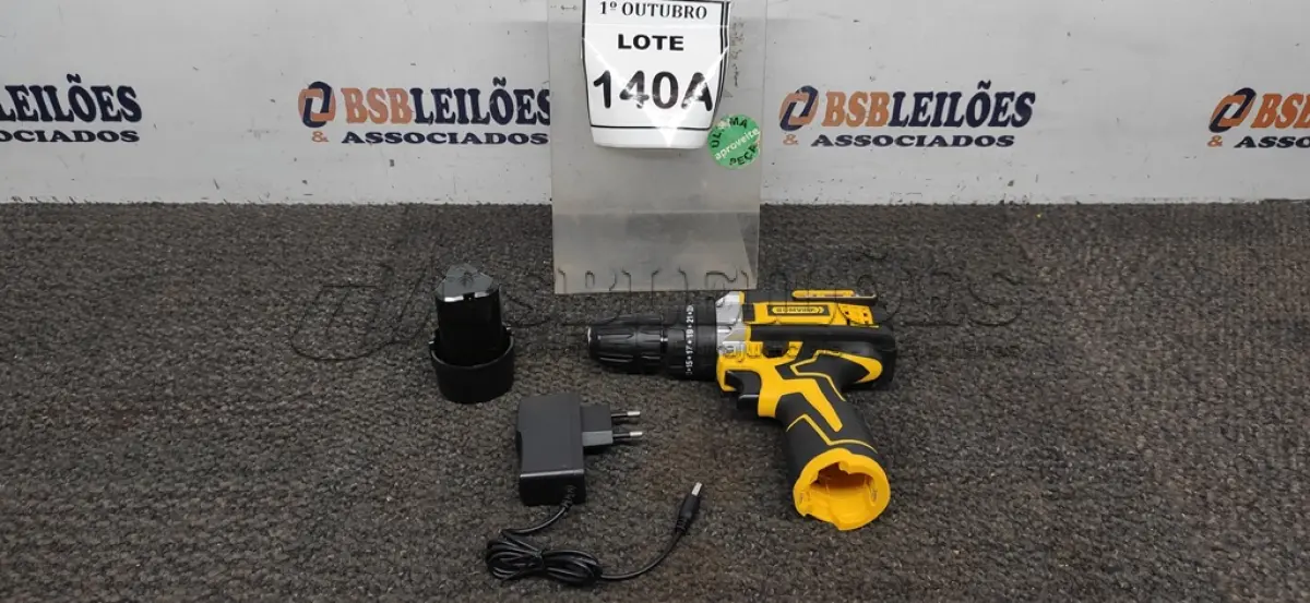 LOTE 140 - 01 PARAFUSADEIRA A BATERIA 12V 2BITS E CARREGADOR (PRODUTO NOVO) (NO ESTADO) ATENÇÃO! FAZER A VISITAÇÃO ANTES DE ARREMATAR, NÃO SABEMOS SE FUNCIONA, LEILÃO NÃO TEM GARANTIA E NEM DEVOLUÇÃO, SUJEITO A POSSÍVEIS AVARIAS VISÍVEIS/OCULTAS E/OU AUSÊNCIA DE COMPONENTES.
