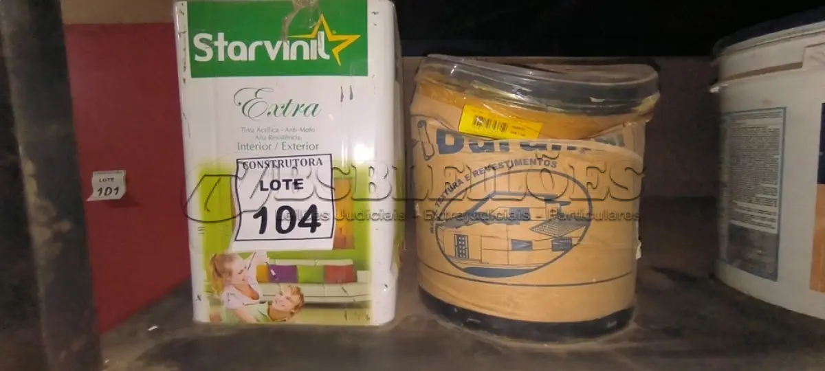LOTE 104 - 01 LATA DE TINTA 18L STARVINIL  NA COR LARANJA E 01 TEXTURA MARROM 25KG. (NO ESTADO) ATENÇÃO! FAZER A VISITAÇÃO ANTES DE ARREMATAR, NÃO SABEMOS SE FUNCIONA, LEILÃO NÃO TEM GARANTIA E NEM DEVOLUÇÃO, SUJEITO A POSSÍVEIS AVARIAS VISÍVEIS/OCULTAS E/OU AUSÊNCIA DE COMPONENTES.