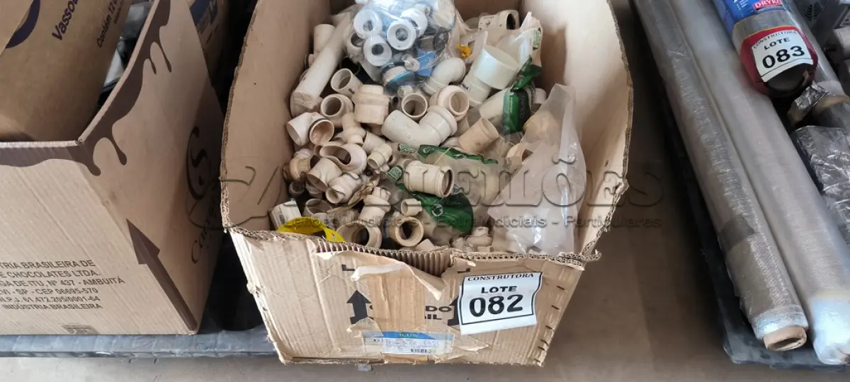 LOTE 082 - 01 LOTE COM VEDANTES, COIFA PARA TUBOS, LUVAS ROSCADAS, JOELHOS, NIP E REDUÇÕES. (NO ESTADO) ATENÇÃO! FAZER A VISITAÇÃO ANTES DE ARREMATAR, NÃO SABEMOS SE FUNCIONA, LEILÃO NÃO TEM GARANTIA E NEM DEVOLUÇÃO, SUJEITO A POSSÍVEIS AVARIAS VISÍVEIS/OCULTAS E/OU AUSÊNCIA DE COMPONENTES.