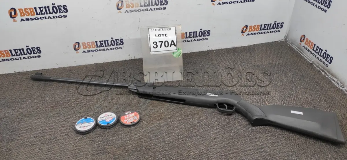 LOTE 370 - 01 ESPINGARDA DE CHUMBINHO 5.5MM MARCA ROSSI COM 03 CAIXAS DE CHUMBO. (NO ESTADO) ATENÇÃO! FAZER A VISITAÇÃO ANTES DE ARREMATAR, NÃO SABEMOS SE FUNCIONA, LEILÃO NÃO TEM GARANTIA E NEM DEVOLUÇÃO, SUJEITO A POSSÍVEIS AVARIAS VISÍVEIS/OCULTAS E/OU AUSÊNCIA DE COMPONENTES.