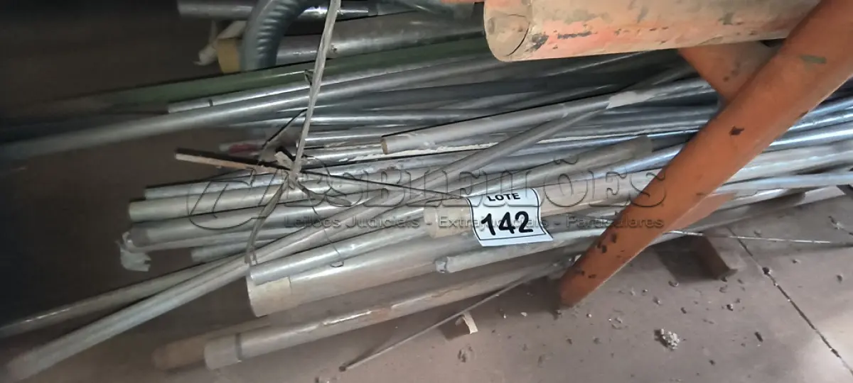 LOTE 142 - 01 LOTE COM CANOS DE ELETRODUTOS ZINCADOS TAMANHOS DIVERSOS. (NO ESTADO) ATENÇÃO! FAZER A VISITAÇÃO ANTES DE ARREMATAR, NÃO SABEMOS SE FUNCIONA, LEILÃO NÃO TEM GARANTIA E NEM DEVOLUÇÃO, SUJEITO A POSSÍVEIS AVARIAS VISÍVEIS/OCULTAS E/OU AUSÊNCIA DE COMPONENTES.