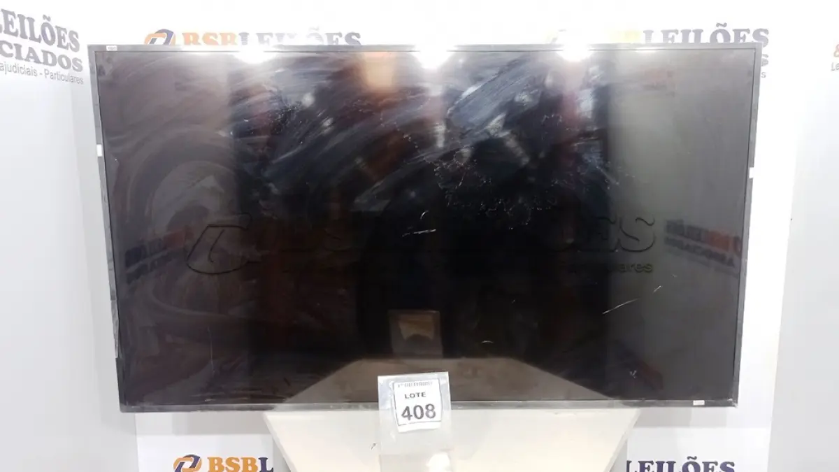 LOTE 408 - 01 TV LCD 70’’ MARCA LG. (NO ESTADO) ATENÇÃO! FAZER A VISITAÇÃO ANTES DE ARREMATAR, NÃO SABEMOS SE FUNCIONA, LEILÃO NÃO TEM GARANTIA E NEM DEVOLUÇÃO, SUJEITO A POSSÍVEIS AVARIAS VISÍVEIS/OCULTAS E/OU AUSÊNCIA DE COMPONENTES.