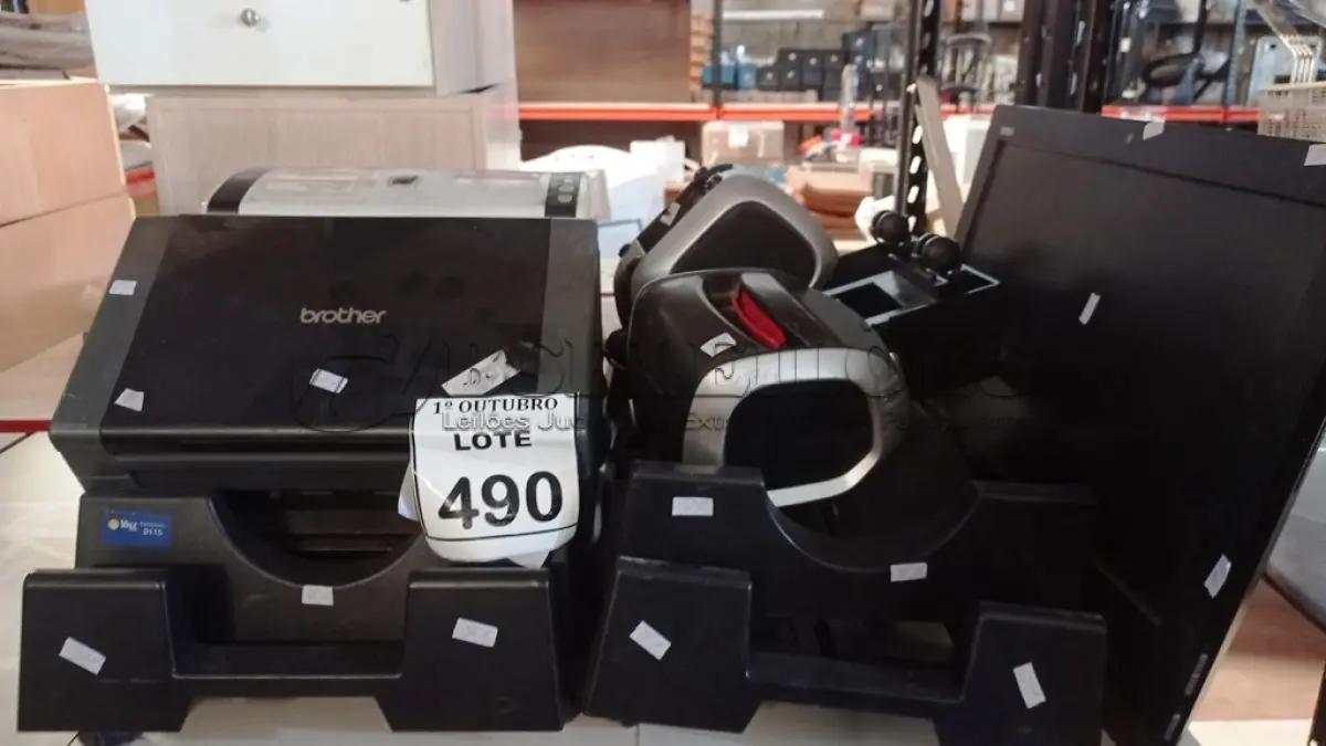 LOTE 490 - 01 ALL IN ONE MARCA LENOVO, 02 SCANNERS, 02 IMPRESSORAS DE CUPOM E VÁRIAS BASES PARA CPU. (NO ESTADO) ATENÇÃO! FAZER A VISITAÇÃO ANTES DE ARREMATAR, NÃO SABEMOS SE FUNCIONA, LEILÃO NÃO TEM GARANTIA E NEM DEVOLUÇÃO, SUJEITO A POSSÍVEIS AVARIAS VISÍVEIS/OCULTAS E/OU AUSÊNCIA DE COMPONENTES.