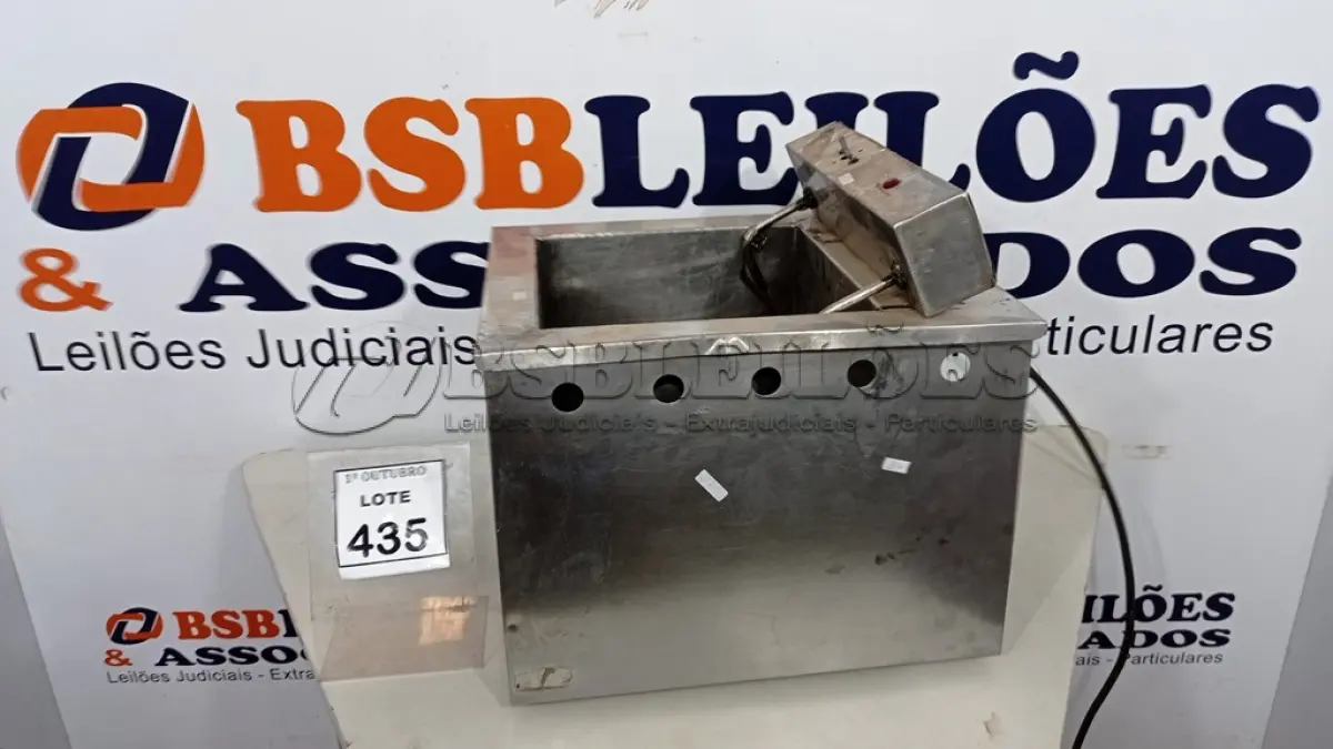 LOTE 435 - 01 FRITADEIRA ELÉTRICA EM INOX. (NO ESTADO) ATENÇÃO! FAZER A VISITAÇÃO ANTES DE ARREMATAR, NÃO SABEMOS SE FUNCIONA. LEILÃO NÃO TEM GARANTIA E NEM DEVOLUÇÃO, SUJEITO A POSSÍVEIS AVARIAS VISÍVEIS/OCULTAS E/OU AUSÊNCIA DE COMPONENTES.