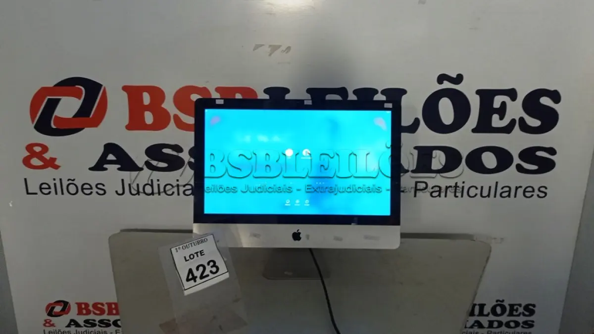 LOTE 423 - 01 IMAC APPLE. (NO ESTADO) ATENÇÃO! FAZER A VISITAÇÃO ANTES DE ARREMATAR, NÃO SABEMOS SE FUNCIONA, LEILÃO NÃO TEM GARANTIA E NEM DEVOLUÇÃO, SUJEITO A POSSÍVEIS AVARIAS VISÍVEIS/OCULTAS E/OU AUSÊNCIA DE COMPONENTES.