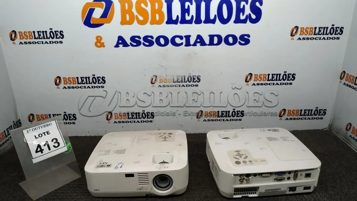 LOTE 413 - 02 PROJETORES MARCA NEC,  (NO ESTADO) ATENÇÃO! FAZER A VISITAÇÃO ANTES DE ARREMATAR, NÃO SABEMOS SE FUNCIONA, LEILÃO NÃO TEM GARANTIA E NEM DEVOLUÇÃO, SUJEITO A POSSÍVEIS AVARIAS VISÍVEIS/OCULTAS E/OU AUSÊNCIA DE COMPONENTES.