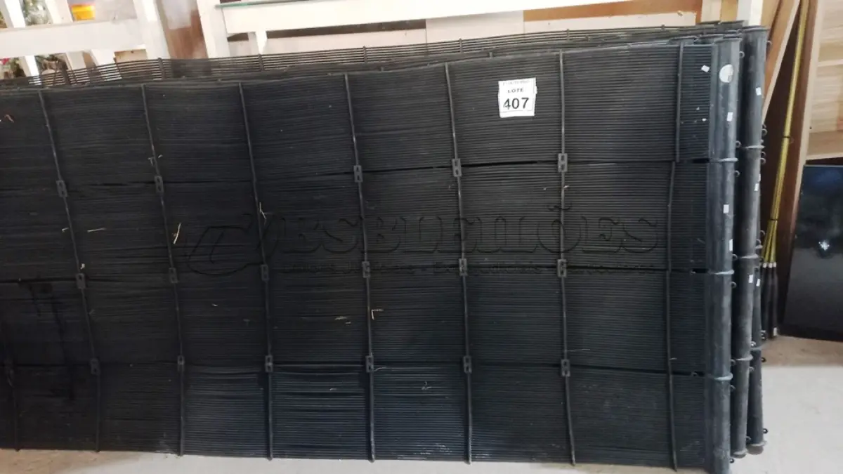 LOTE 407 - 08 PLACAS DE AQUECEDOR SOLAR PARA PISCINAS. (NO ESTADO) ATENÇÃO! FAZER A VISITAÇÃO ANTES DE ARREMATAR, NÃO SABEMOS SE FUNCIONA, LEILÃO NÃO TEM GARANTIA E NEM DEVOLUÇÃO, SUJEITO A POSSÍVEIS AVARIAS VISÍVEIS/OCULTAS E/OU AUSÊNCIA DE COMPONENTES.