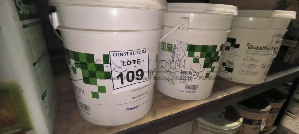 LOTE 109 - 02 BALDES DE ADESIVOS GLOBALFIX 23KG . (NO ESTADO) ATENÇÃO! FAZER A VISITAÇÃO ANTES DE ARREMATAR, NÃO SABEMOS SE FUNCIONA, LEILÃO NÃO TEM GARANTIA E NEM DEVOLUÇÃO, SUJEITO A POSSÍVEIS AVARIAS VISÍVEIS/OCULTAS E/OU AUSÊNCIA DE COMPONENTES.