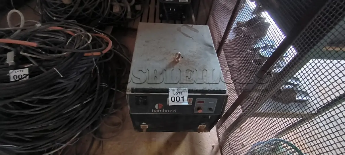 LOTE 001 - 01 MÁQUINA DE SOLDA ELÉTRICA BAMBOZZI TDC445ED TRIFÁSICA. (NO ESTADO) ATENÇÃO! FAZER A VISITAÇÃO ANTES DE ARREMATAR, NÃO SABEMOS SE FUNCIONA, LEILÃO NÃO TEM GARANTIA E NEM DEVOLUÇÃO, SUJEITO A POSSÍVEIS AVARIAS VISÍVEIS/OCULTAS E/OU AUSÊNCIA DE COMPONENTES.