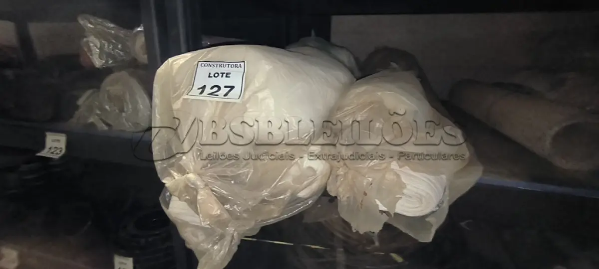 LOTE 127 - 01 LOTE COM TELAS DE PROTEÇÃO BRANCAS. (NO ESTADO) ATENÇÃO! FAZER A VISITAÇÃO ANTES DE ARREMATAR, NÃO SABEMOS SE FUNCIONA, LEILÃO NÃO TEM GARANTIA E NEM DEVOLUÇÃO, SUJEITO A POSSÍVEIS AVARIAS VISÍVEIS/OCULTAS E/OU AUSÊNCIA DE COMPONENTES.