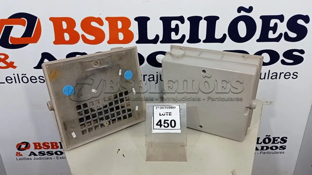 LOTE 450 - 02 CAIXAS DE PROTEÇÃO DA UNIDADE DE MEDIÇÃO. (NO ESTADO) ATENÇÃO! FAZER A VISITAÇÃO ANTES DE ARREMATAR, NÃO SABEMOS SE FUNCIONA, LEILÃO NÃO TEM GARANTIA E NEM DEVOLUÇÃO, SUJEITO A POSSÍVEIS AVARIAS VISÍVEIS/OCULTAS E/OU AUSÊNCIA DE COMPONENTES.