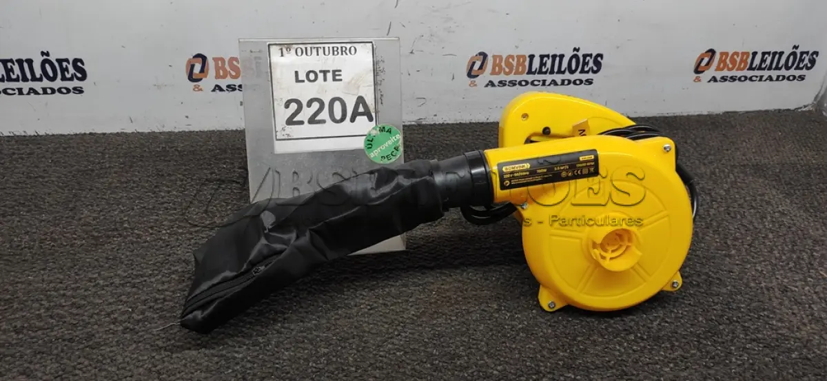 LOTE 220 - 01 SOPRADOR E ASPIRADOR ELÉTRICO 220V 700W 13600RPM (PRODUTO NOVO) (NO ESTADO) ATENÇÃO! FAZER A VISITAÇÃO ANTES DE ARREMATAR, NÃO SABEMOS SE FUNCIONA, LEILÃO NÃO TEM GARANTIA E NEM DEVOLUÇÃO, SUJEITO A POSSÍVEIS AVARIAS VISÍVEIS/OCULTAS E/OU AUSÊNCIA DE COMPONENTES.