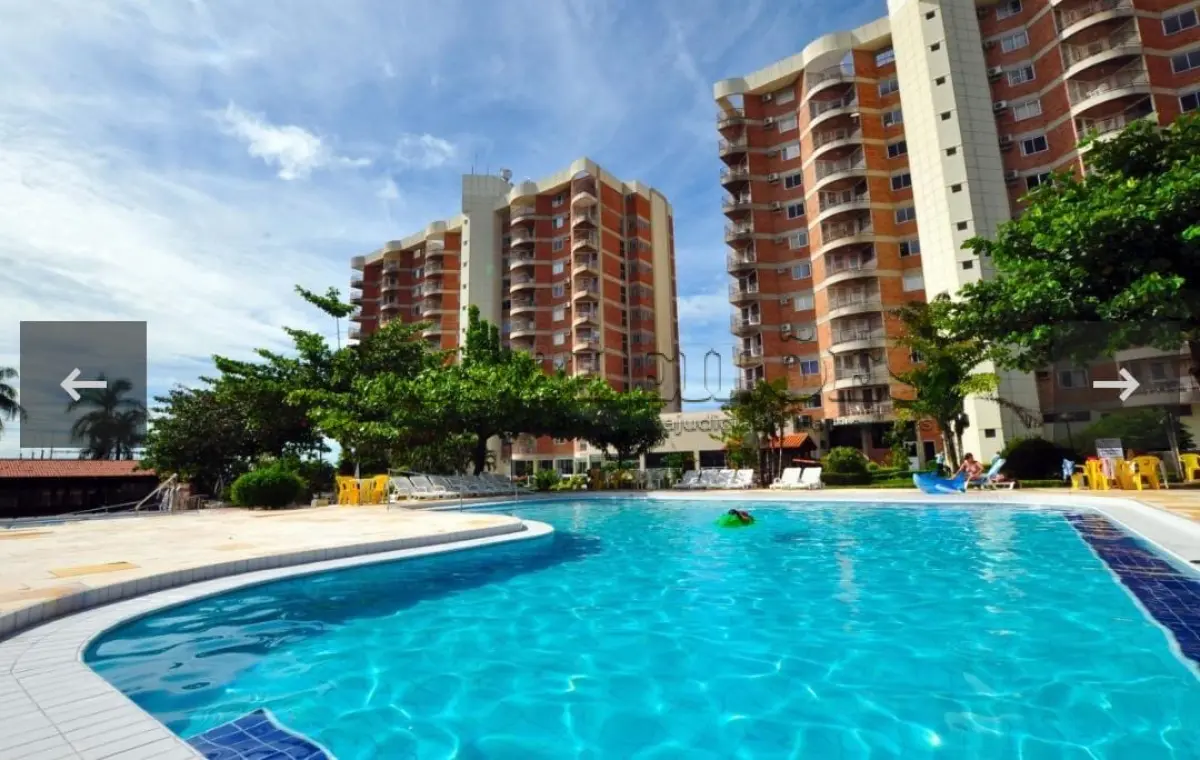 LOTE 001 - 01 APARTAMENTO DUPLEX EM CALDAS NOVAS-GO, MATRÍCULA Nº 62.149, NÚMERO DA UNIDADE Nº1001 BLOCO "B", EDIFÍCIO BELLA ROMA CONTENDO NO PAVIMENTO INFERIOR: HALL, SALA DE ESTAR/JANTAR COM VARANDA, 01 QUARTO, 01 BANHEIRO, ESCADA DE ACESSO AO PAVIMENTO SUPERIOR, COZINHA, ÁREA DE SERVIÇO; E NO PAVIMENTO SUPERIOR: SALA DE ESTAR, UMA SUÍTE, BANHEIRO, CHURRASQUEIRA, DUCHA E PISCINA COM DECH; COM A ÁREA TOTAL DE 313,989322M², SENDO DE 117,28M² DE ÁREA PRIVATIVA, E 196,709322M² DE ÁREA COMUM E FRAÇÃO IDEAL DE 154,8383M² OU 1,075266% DO TERRENO DENOMINADO GLÉBA B, DO CONGLOMERADO IMPÉRIO ROMANO RESIDENCE, SITUADO A AVENIDA MARTINHO PALMERSTON, LUGAR DENOMINADO CHÁCARA ROMA, NESTA CIDADE, COM A ÁREA DE 14.400,00M². (NO ESTADO) (O APARTAMENTO SERÁ ENTREGUE SEM NENHUM DÉBITO.)