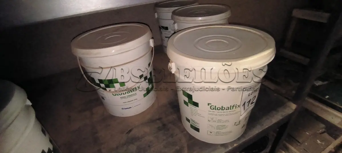 LOTE 112 - 02 BALDES DE ADESIVOS GLOBALFIX 23KG. (NO ESTADO) ATENÇÃO! FAZER A VISITAÇÃO ANTES DE ARREMATAR, NÃO SABEMOS SE FUNCIONA, LEILÃO NÃO TEM GARANTIA E NEM DEVOLUÇÃO, SUJEITO A POSSÍVEIS AVARIAS VISÍVEIS/OCULTAS E/OU AUSÊNCIA DE COMPONENTES.