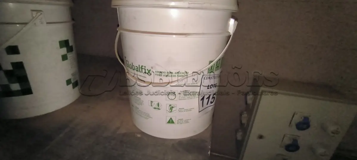 LOTE 115 - 02 BALDES DE ADESIVOS GLOBALFIX 23KG . (NO ESTADO) ATENÇÃO! FAZER A VISITAÇÃO ANTES DE ARREMATAR, NÃO SABEMOS SE FUNCIONA, LEILÃO NÃO TEM GARANTIA E NEM DEVOLUÇÃO, SUJEITO A POSSÍVEIS AVARIAS VISÍVEIS/OCULTAS E/OU AUSÊNCIA DE COMPONENTES.