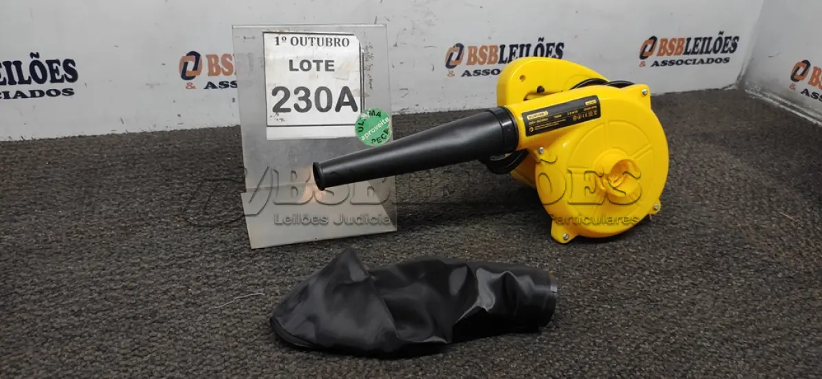 LOTE 230 - 01 SOPRADOR E ASPIRADOR ELÉTRICO 220V 700W 13600RPM (PRODUTO NOVO) (NO ESTADO) ATENÇÃO! FAZER A VISITAÇÃO ANTES DE ARREMATAR, NÃO SABEMOS SE FUNCIONA, LEILÃO NÃO TEM GARANTIA E NEM DEVOLUÇÃO, SUJEITO A POSSÍVEIS AVARIAS VISÍVEIS/OCULTAS E/OU AUSÊNCIA DE COMPONENTES.