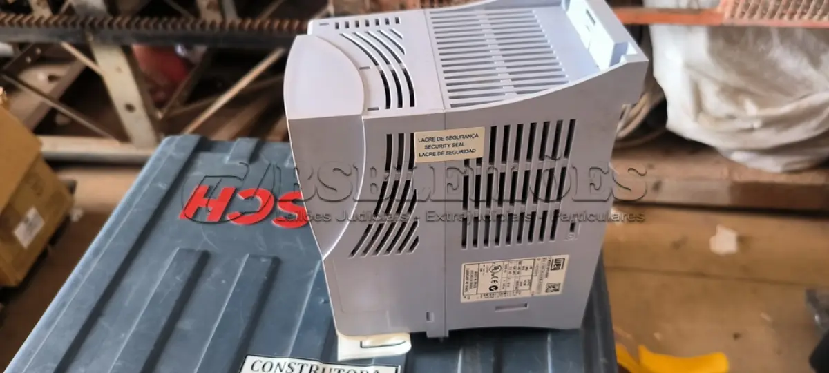 LOTE 088 - 01 INVERSORA DE FREQUÊNCIA WEG CFW500 380-480 VAC. (NO ESTADO) ATENÇÃO! FAZER A VISITAÇÃO ANTES DE ARREMATAR, NÃO SABEMOS SE FUNCIONA, LEILÃO NÃO TEM GARANTIA E NEM DEVOLUÇÃO, SUJEITO A POSSÍVEIS AVARIAS VISÍVEIS/OCULTAS E/OU AUSÊNCIA DE COMPONENTES.