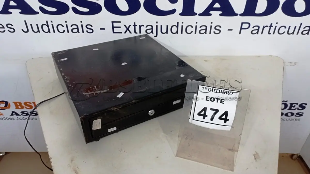 LOTE 474 - LOTE EXTRA. (NO ESTADO) ATENÇÃO! FAZER A VISITAÇÃO ANTES DE ARREMATAR, NÃO SABEMOS SE FUNCIONA, LEILÃO NÃO TEM GARANTIA E NEM DEVOLUÇÃO, SUJEITO A POSSÍVEIS AVARIAS VISÍVEIS/OCULTAS E/OU AUSÊNCIA DE COMPONENTES.