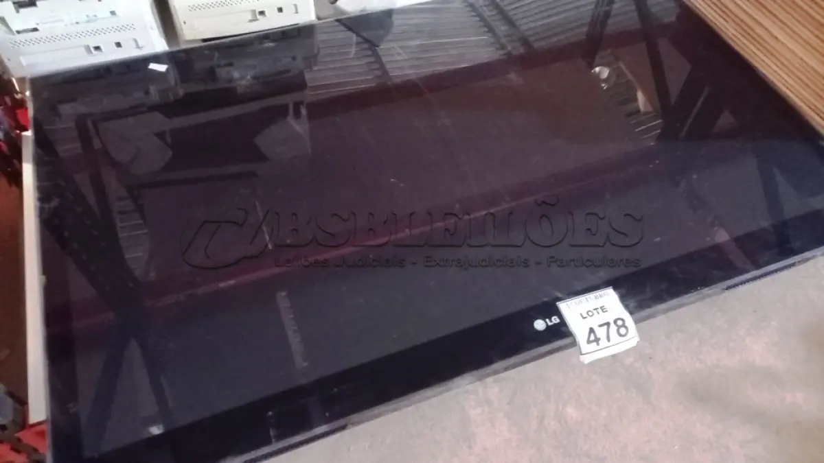 LOTE 478 - 01 TV LCD 71’’ MARCA LG. (NO ESTADO) ATENÇÃO! FAZER A VISITAÇÃO ANTES DE ARREMATAR, NÃO SABEMOS SE FUNCIONA, LEILÃO NÃO TEM GARANTIA E NEM DEVOLUÇÃO, SUJEITO A POSSÍVEIS AVARIAS VISÍVEIS/OCULTAS E/OU AUSÊNCIA DE COMPONENTES.
