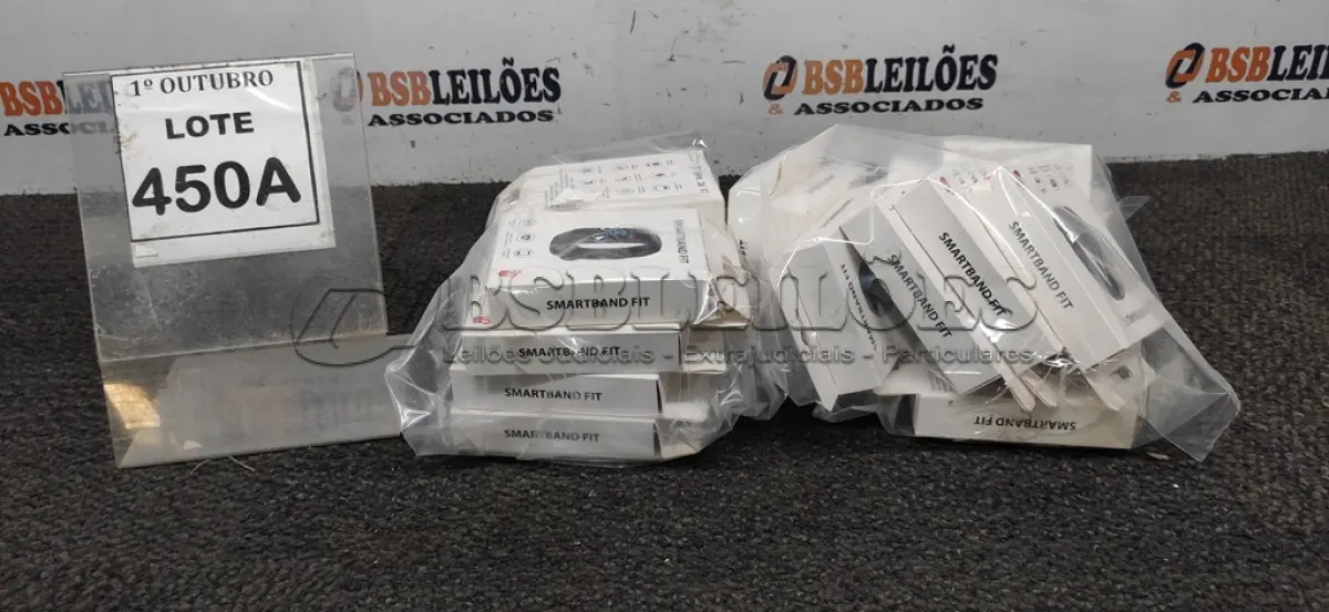 LOTE 450 - 01 LOTE COM VÁRIOS RELÓGIOS SMARTBAND FIT. (NO ESTADO) ATENÇÃO! FAZER A VISITAÇÃO ANTES DE ARREMATAR, NÃO SABEMOS SE FUNCIONA, LEILÃO NÃO TEM GARANTIA E NEM DEVOLUÇÃO, SUJEITO A POSSÍVEIS AVARIAS VISÍVEIS/OCULTAS E/OU AUSÊNCIA DE COMPONENTES.